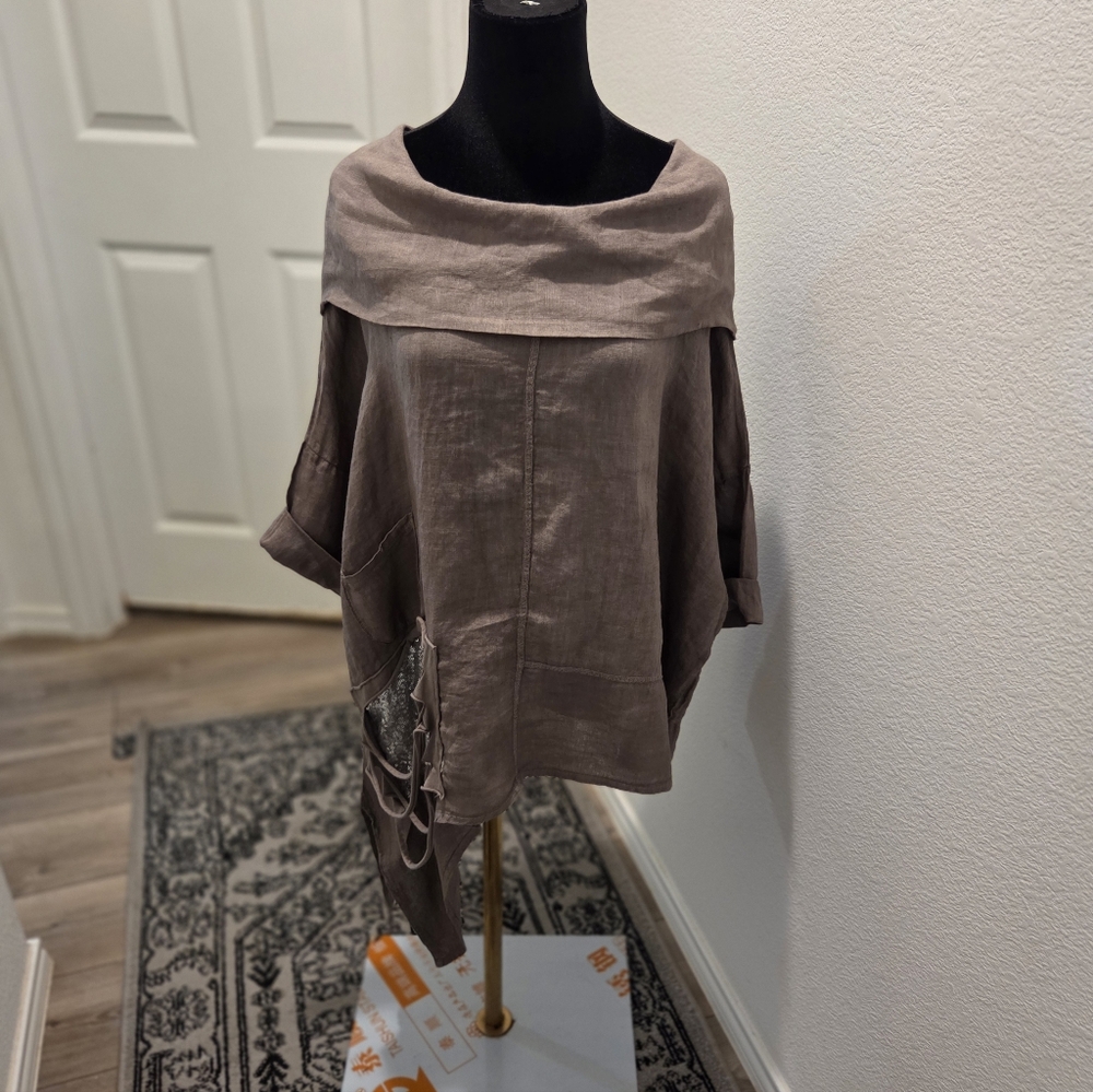 NWT Superbelle Italy Linen Boho Lagenback Asymmetrical Cut Top w/Sequin Detail.